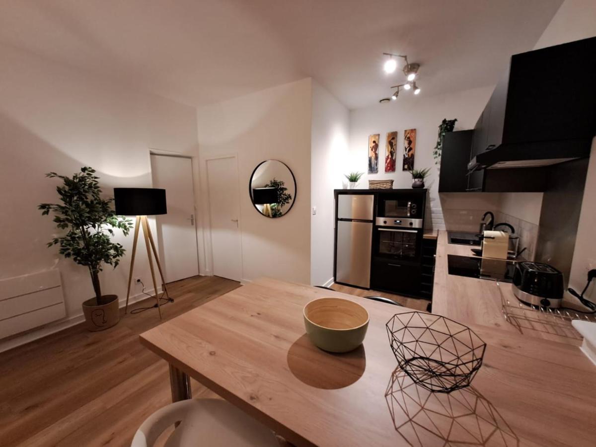 Le Saint Jean , Centre Historique, Wifi, Tout Equipe, Ideal Famille, Business, Ou Simple Escapade Ниор Екстериор снимка